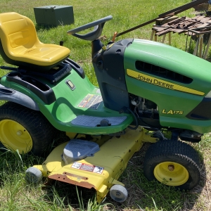 John Deere LA 175 Mower | John Deere LA 175 Mower