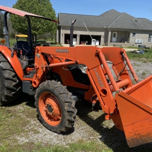 Kubota M7040 Tractor | Kubota M7040 TractorLA1153 Front LoaderBush Hog 296