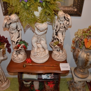 Cainsville Rd Lebanon TN Estate Auction Antique Figures
