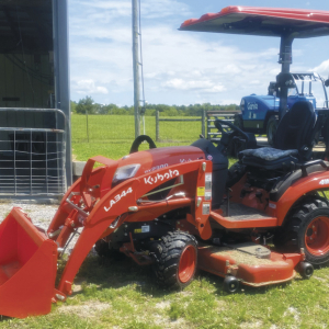 Kubota BX2380 Hydro Tractor | Kubota BX2380 Hydro Tractor w Belly Mower & Front End Loader
