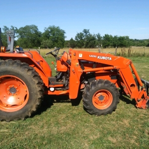 Kubota MX5000 4X4 Tractor | Kubota MX5000 4x4 Tractor With Kubota LA852 Loader, Bucket & Spear, 826 Hrs., SN MX5000D50263