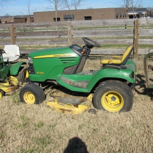 John Deere Riding Mower | John Deere X700 Riding Mower
