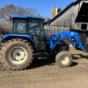 New Holland | New Holland TL90 w Loader 3600 Hours