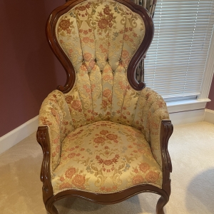 Upholstered Tufted Back Chair