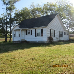 Farmhouse with 2 bedrooms | Hartsville Pike Absolute AuctionTract 10 with Farmhouse  1.77 acres