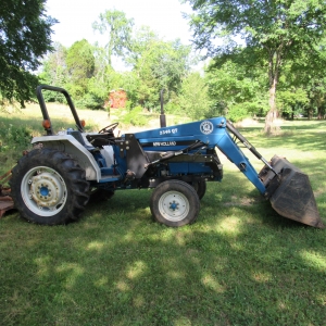 New Holland 3415 Tractor | New Holland 3415 Tractor Bush Hog 2346 QT Loader 4287 Manners Rd  Lebanon TN