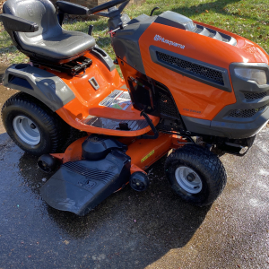 Husqvarna Mower | Husqvarna YTH24K48 Mower