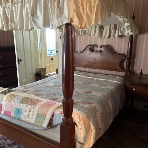 Canopy Bed | Full Size Cherry Canopy Bed