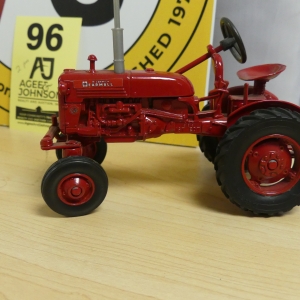 N Cumberland Online Auction | Die Cast Metal Tractor Farmall