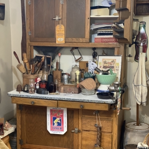 Hosier Cabinet w Porcelain Top