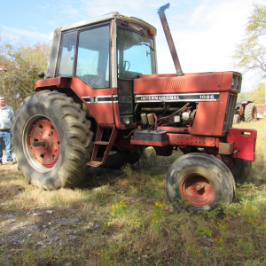 International Harvester | 1086 International Harvester Cab Tractor