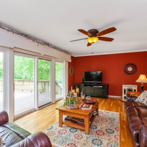 Lovely Colonial Home with Room to Roam | Easy flow floor plan, 17 Acres, lots of space for the entire family! 545 Puryears Bend Rd, Hartsville, TN
