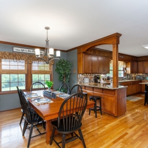 Lovely Colonial Home with Room to Roam | Easy flow floor plan, 17 Acres, lots of space for the entire family! 545 Puryears Bend Rd, Hartsville, TN