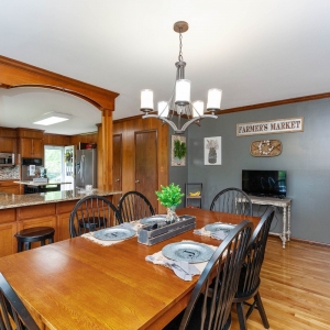 Lovely Colonial Home with Room to Roam | Easy flow floor plan, 17 Acres, lots of space for the entire family! 545 Puryears Bend Rd, Hartsville, TN