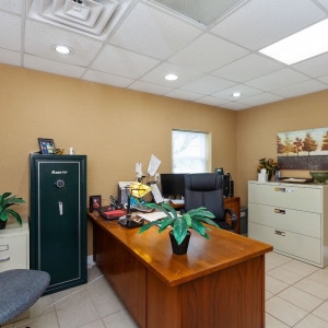 Fully Equipped Office and Workshop | 545 Puryears Bend Rd  Hartsville TNMany Possibilities!