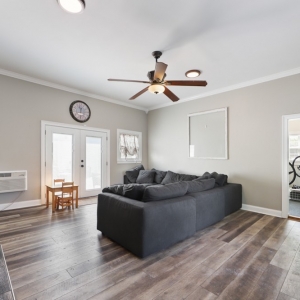 822 W Spring St  Lebanon TN | 18x19 Den