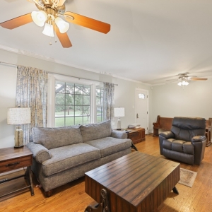 822 W Spring St  Lebanon TN | 11x22 Living Room