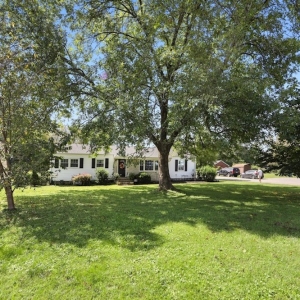 822 W Spring St  Lebanon TN | 3 Bedroom  3 BathMid Century Ranch