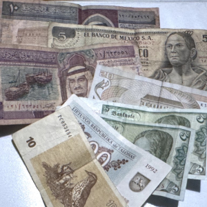 10ForeignFoldingMoneyMedium